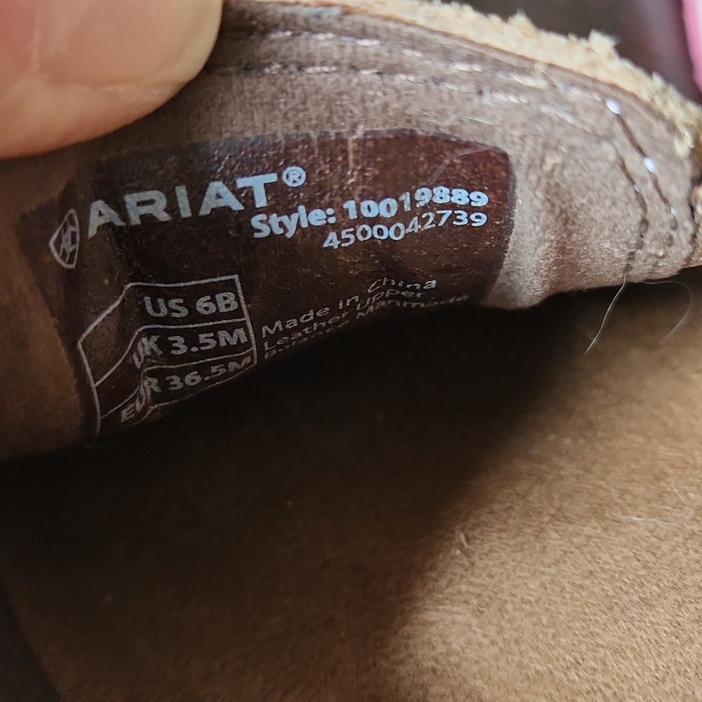 Women's Ariat slip on cruisers. (6) - Picture 7 of 10